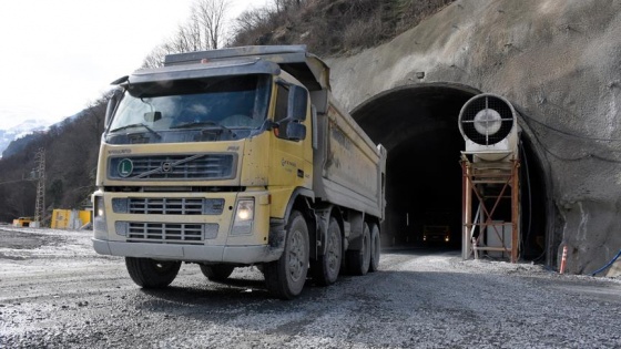 Yeni Zigana Tüneli'nin yarısı tamamlandı