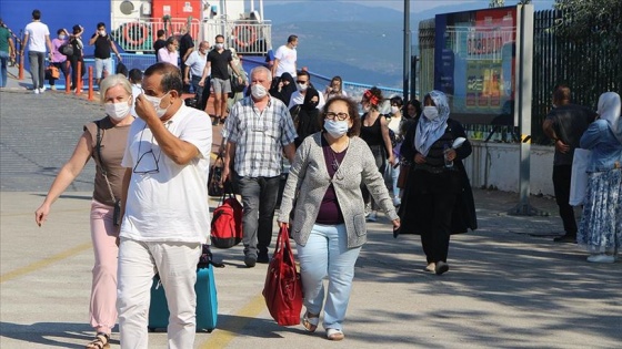 Yenikapı-Bandırma feribot seferlerinde bayram tatili yoğunluğu başladı