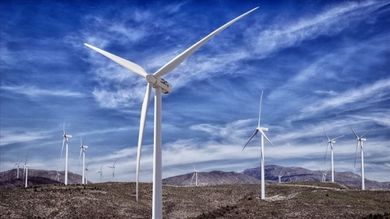 Yenilenebilir enerji fosil kaynakların tahtını sallamaya devam ediyor