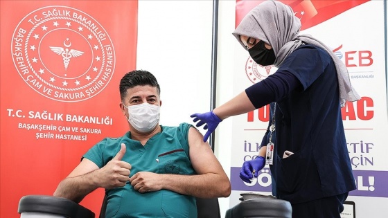 Yerli aşı 'TURKOVAC', Faz-3 çalışması kapsamında İstanbul'daki gönüllülere uygulanıyor