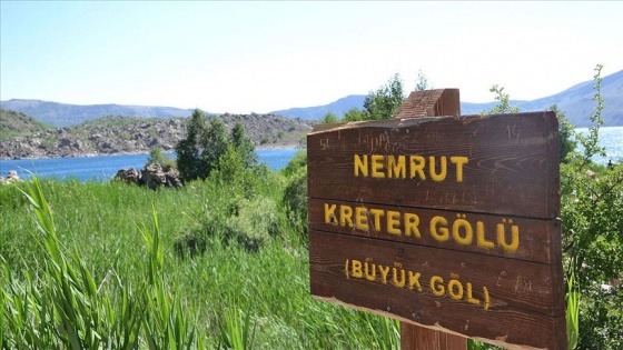 'Yeryüzü cenneti' Nemrut Krater Gölü ziyaretçilerden ilgi görüyor