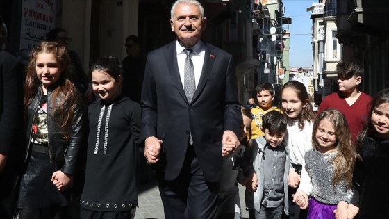 Yıldırım'dan büyüdüğü sokağa ziyaret