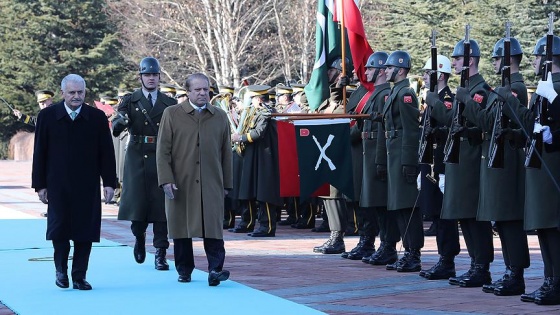 Yıldırım, Pakistan Başbakanı Şerif'i resmi törenle karşıladı