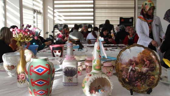 Yoğurt kabından peçetelik, tavadan duvar saati