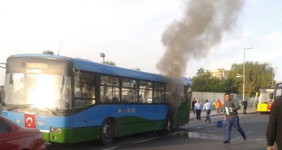 Yolcu otobüsünde çıkan yangın korkuttu