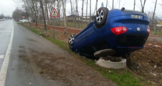 Yoldan çıkan otomobil ters durabildi