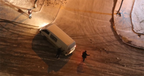 Yollar buz pistine döndü, kazalar art arda geldi