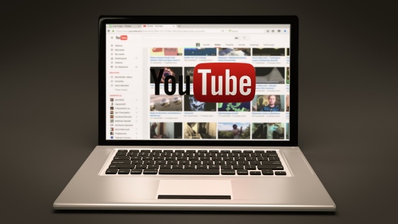 YouTube aşı karşıtı kanallara reklam vermeyi kesiyor