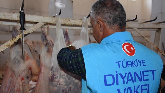 Yüksekova'daki 800 aileye kurban eti dağıtıldı