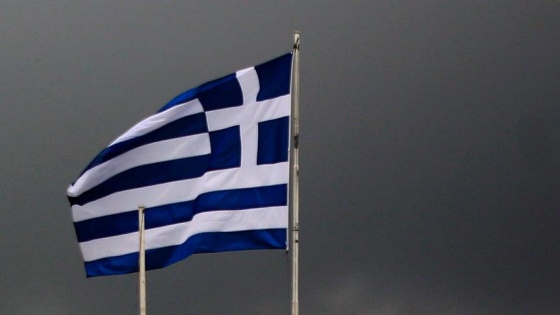 Yunanistan 2017'de daha az büyüyecek