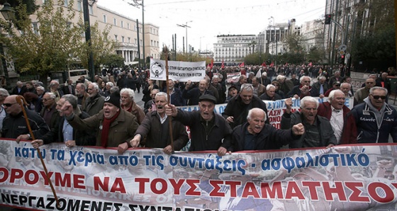 Yunanistan’da emeklilerden maaş protestosu