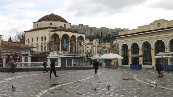 Yunanistan'da Kovid-19 tedbirleri gevşetiliyor