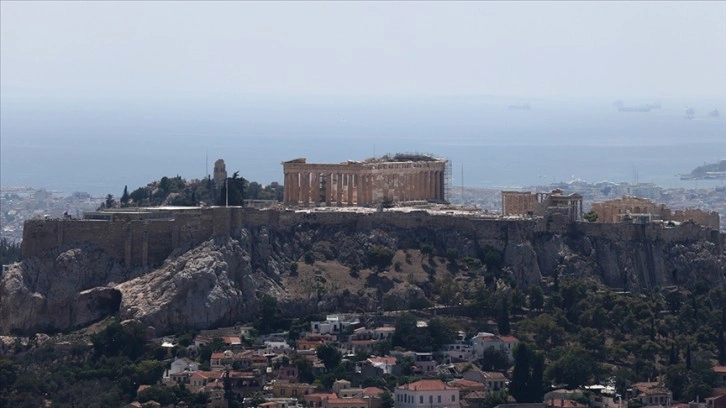 Yunanistan'da aşırı sıcaklar nedeniyle Akropolis öğle saatlerinde ziyarete kapatıldı
