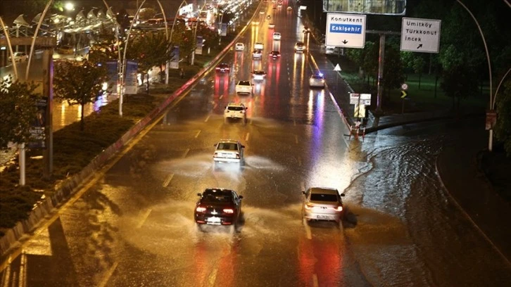 Yurdun batı kesimlerinde gök gürültülü sağanak bekleniyor