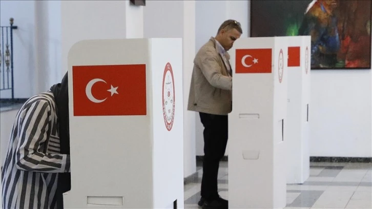 Yurt dışı temsilciliklerde rekor katılımla 1 milyon 691 bin 531 kişi oy kullandı