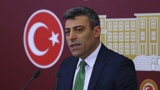 'Yurt dışında referanduma yoğun katılım demokrasi açısından önemli'