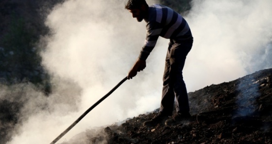 Yüzlerinde kömür karasıyla mevsimlik işçiler