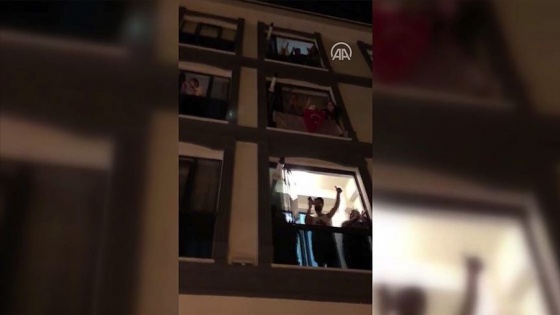 Zeytinburnu sakinlerinden İstanbul polisine 'Polis Haftası' sürprizi