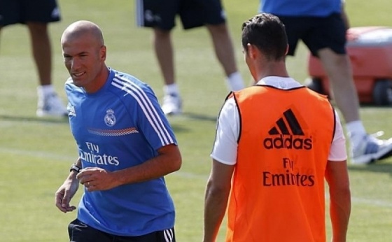 Zidane'den Ronaldo sözleri! “Messi rekabeti onu...“