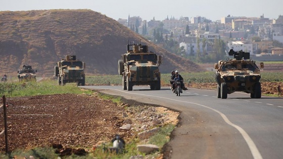 Zırhlı personel taşıyıcılar Reyhanlı'ya ulaştı