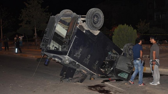 Zırhlı polis aracı devrildi: 1 şehit