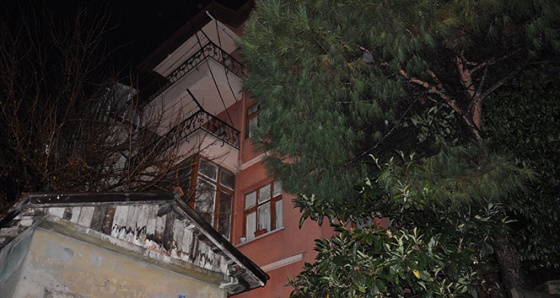 Zonguldak'ta 2 bina duvarlarındaki çatlaklar nedeniyle boşaltıldı