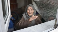 105 yaşında Kovid-19&#039;u yenmeyi başardı