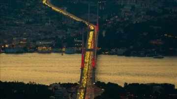 15 Temmuz Şehitler Köprüsü çift yönlü olarak trafiğe kapatıldı