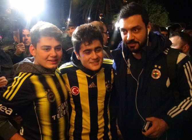 Rize’de çiçeklerle karşılanan Fenerbahçe’ye şok tepki