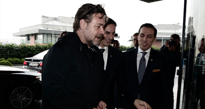 Russell Crowe'un vatandaşlık başvurusu iki kez reddedildi