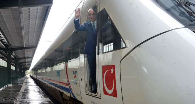 Antalya da hızlı trenle Türkiye'ye bağlanıyor