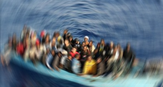 Myanmar denizde mahsur kalan 208 göçmeni kurtardı