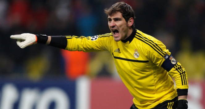 Casillas Porto ile anlaştı