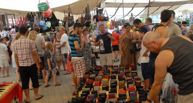 Yunanlılar, alışverişi Türkiye'de yapıyor