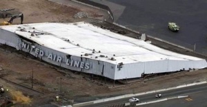 Havalimanında hangar çöktü: 4 yaralı