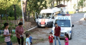 Polisi görünce sığınmacıları bırakıp kaçtı