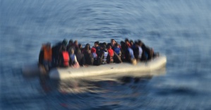 Sığınmacıları taşıyan bot battı: 1 ölü, 1 kayıp