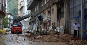 Borçka’da heyelanın yaraları sarılmaya çalışılıyor