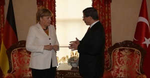 Davutoğlu, Merkel’le görüştü