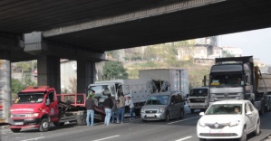 İstanbul’da zincirleme kaza: TEM’de trafik felç !