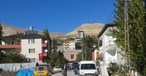 Şehit polisin baba ocağına ateş düştü