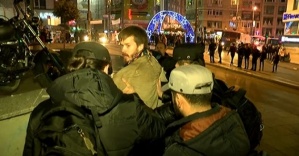 Kadıköy’deki korsan gösteriye polis müdahalesi