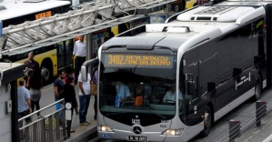 Merter’de metrobüs kazası