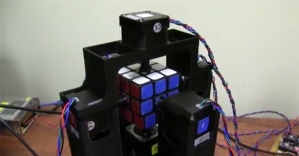 Rubik küpü rekoru artık bir makinenin