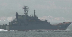 2 Rus savaş gemisi Boğaz’dan geçti