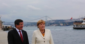 Davutoğlu, Merkel ile görüştü