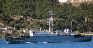 Rus gemisi Boğaz’dan geçti