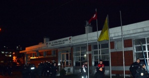 Trabzonspor taraftarı TFF binasını taşladı