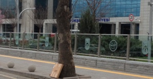 Ankara Büyükşehir Belediyesi önünde hareketli dakikalar