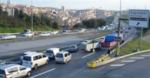 İstanbul’da kaza trafiği felç etti